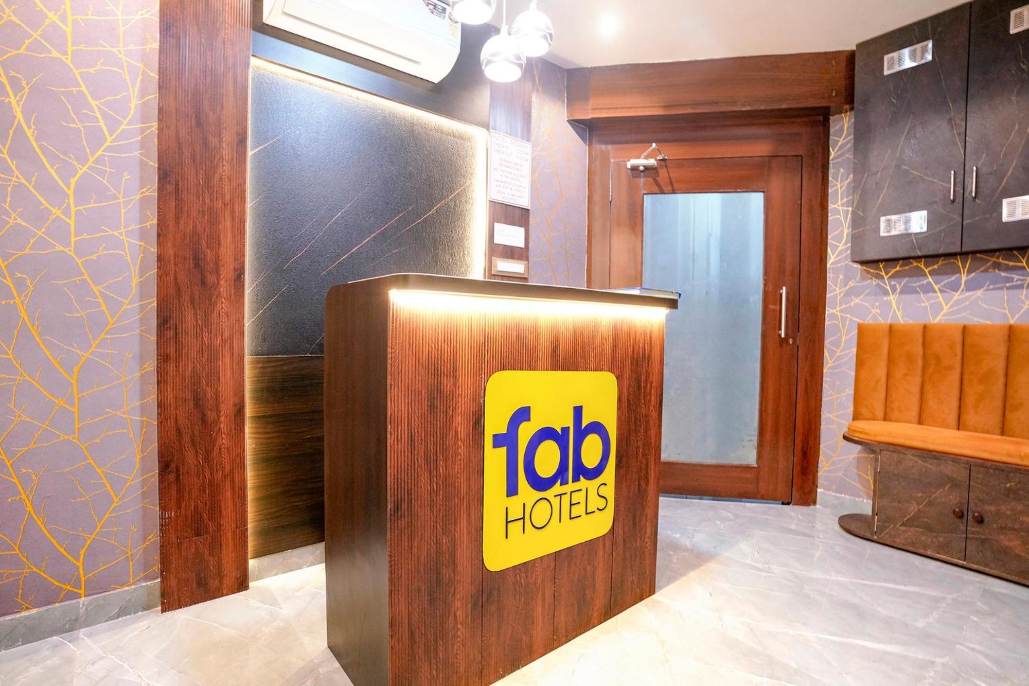 Fabhotel Gateway ムンバイ エクステリア 写真
